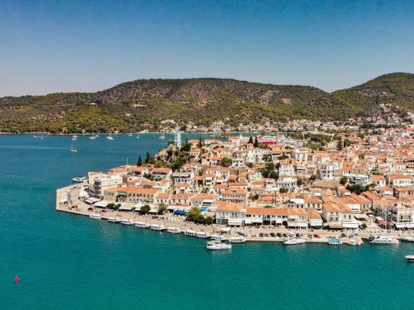 Picturesque seaside town in the Saronic Gulf, Greece